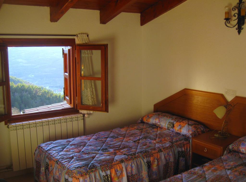Casa Enriu-Alojamiento Y Desayuno Vilaller Room photo